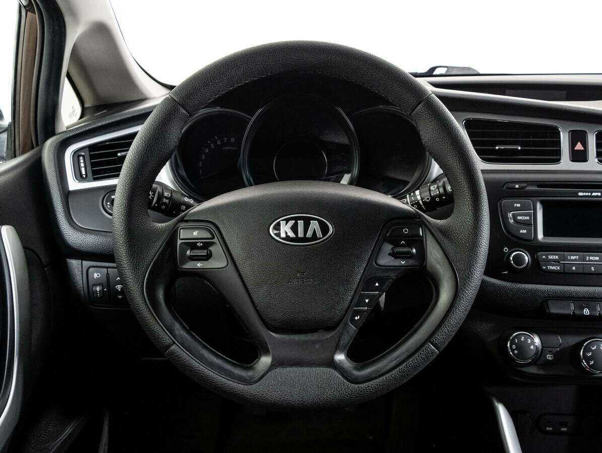 Купить Kia Ceed с пробегом. Фото: #11