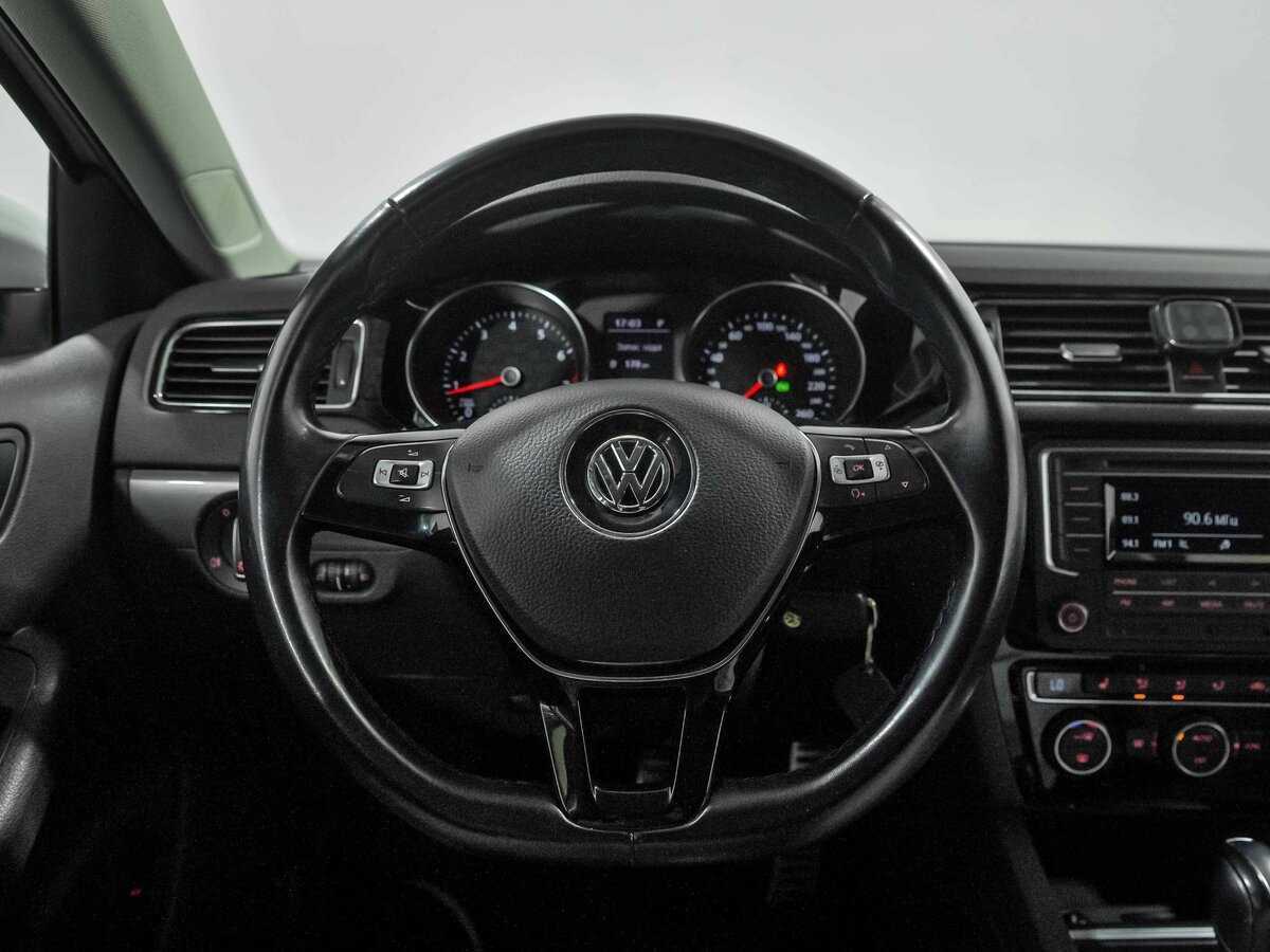 Купить Volkswagen Jetta с пробегом. Фото: #7