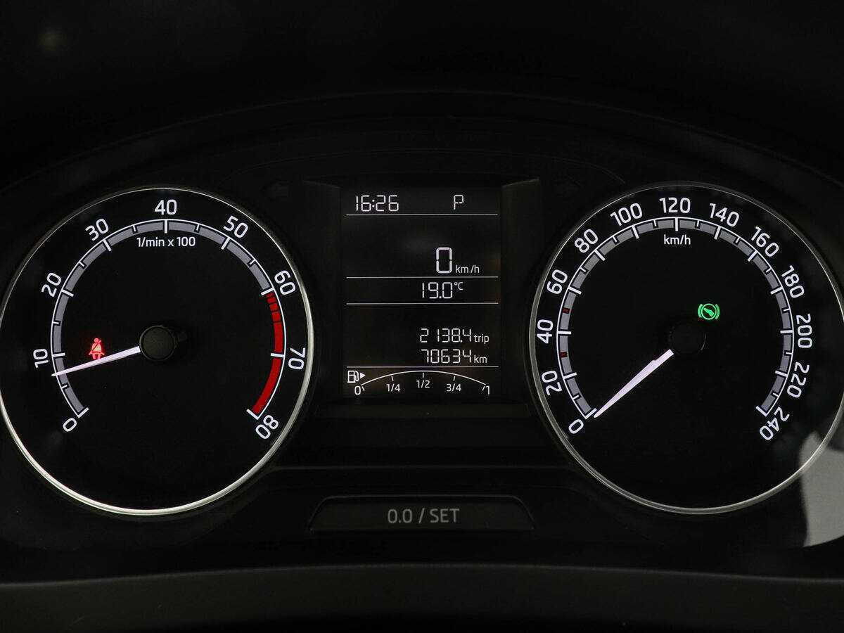 Купить Skoda Rapid с пробегом. Фото: #10