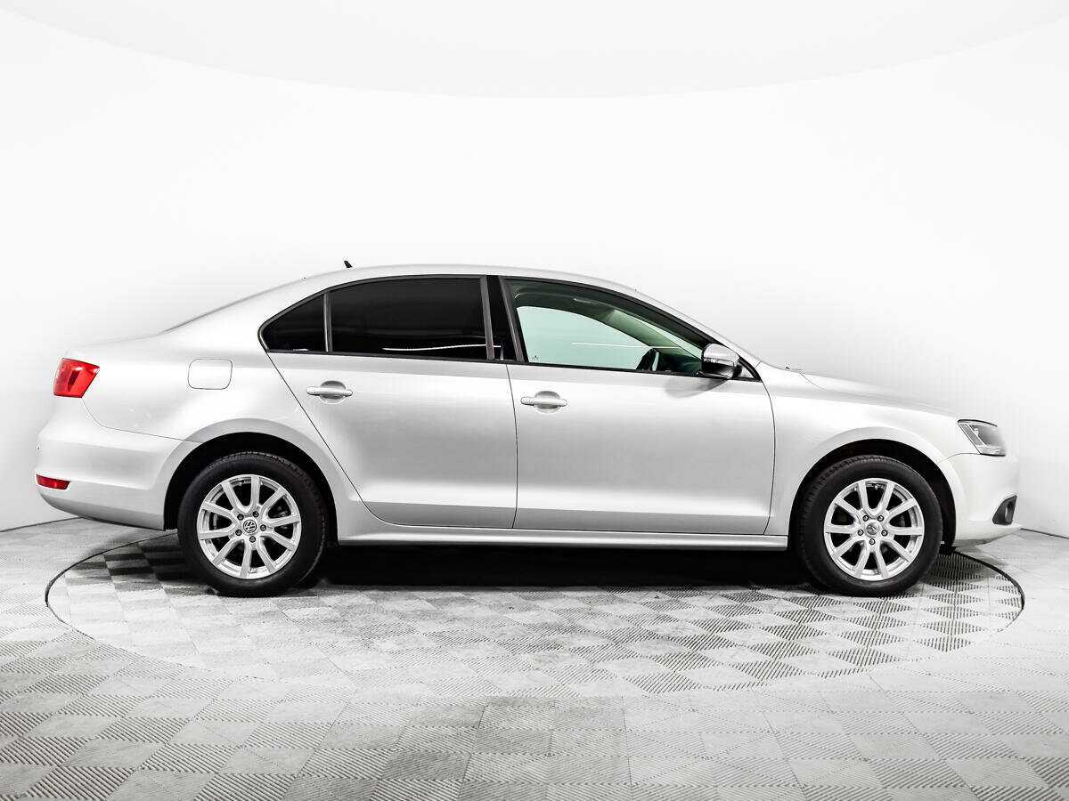 Купить Volkswagen Jetta с пробегом. Фото: #3