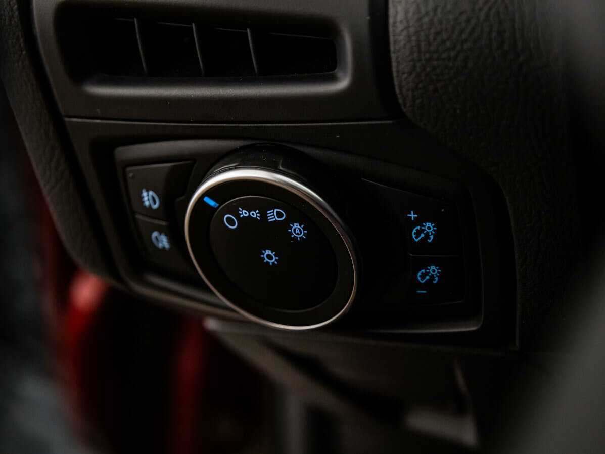 Купить Ford Focus с пробегом. Фото: #18