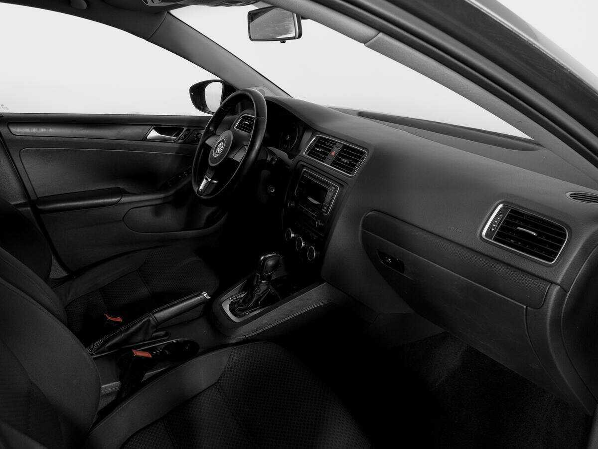 Купить Volkswagen Jetta с пробегом. Фото: #8