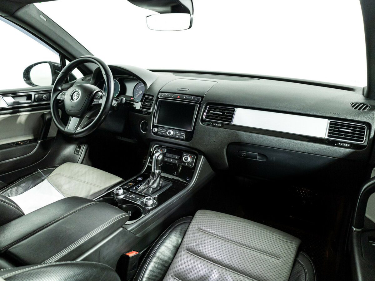 Купить Volkswagen Touareg с пробегом. Фото: #6