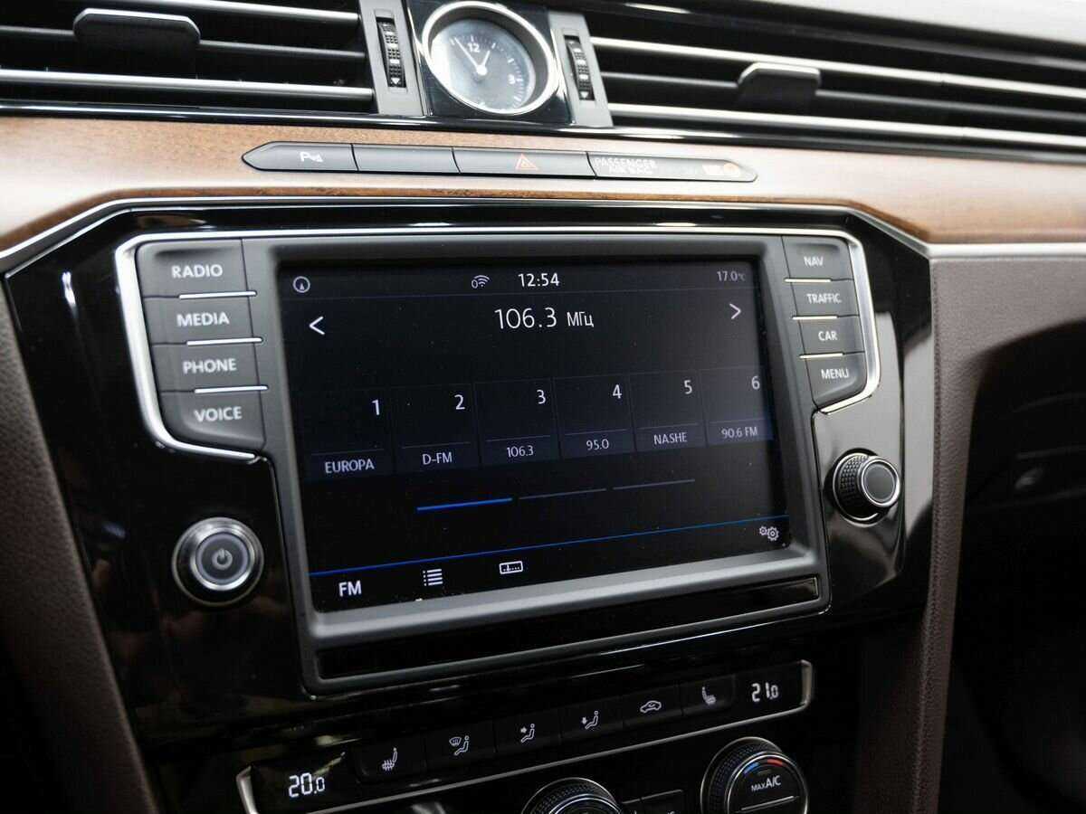 Купить Volkswagen Passat с пробегом. Фото: #20