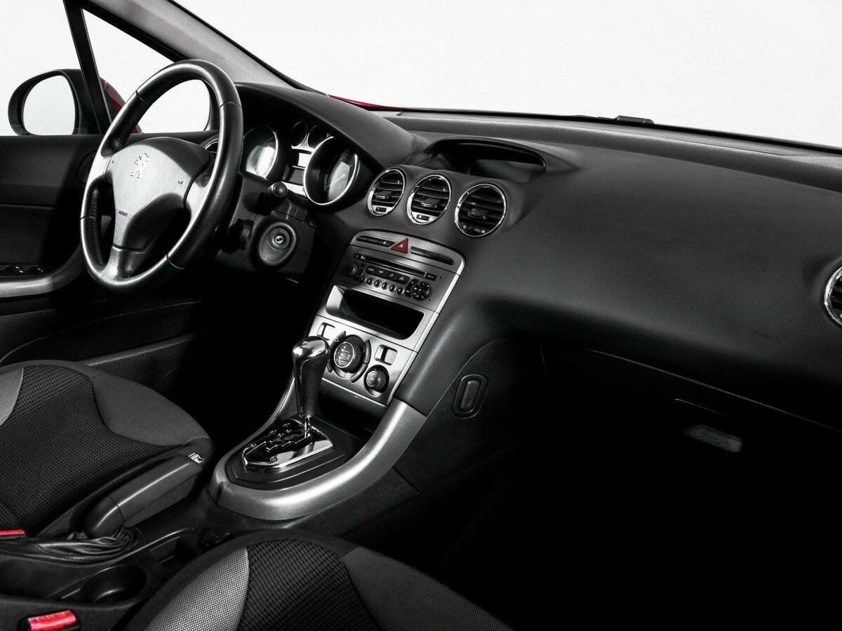 Купить Peugeot 308 с пробегом. Фото: #8