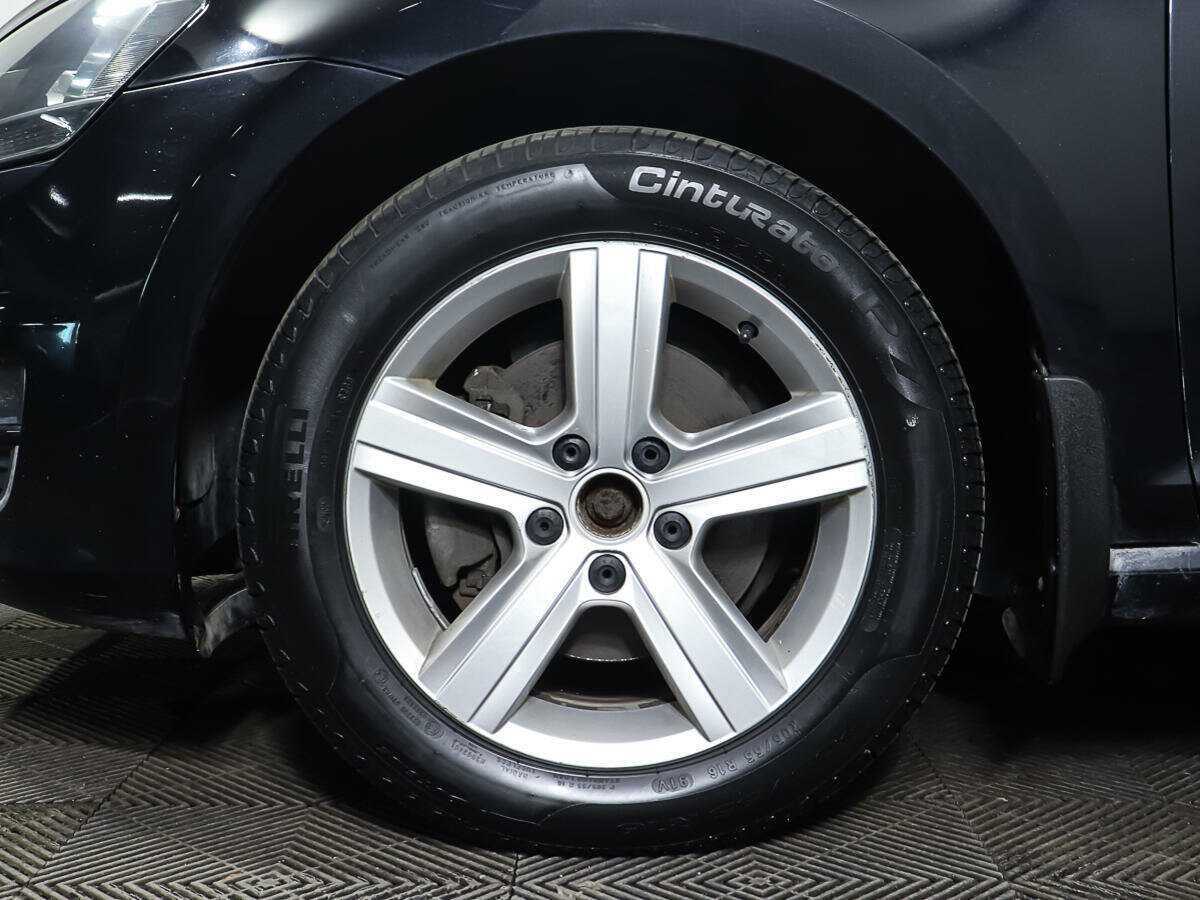 Купить Volkswagen Golf с пробегом. Фото: #17