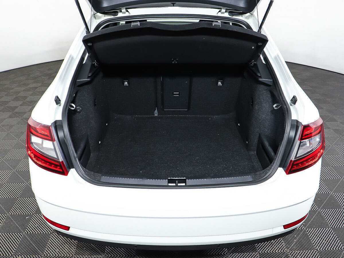 Купить Skoda Octavia с пробегом. Фото: #9