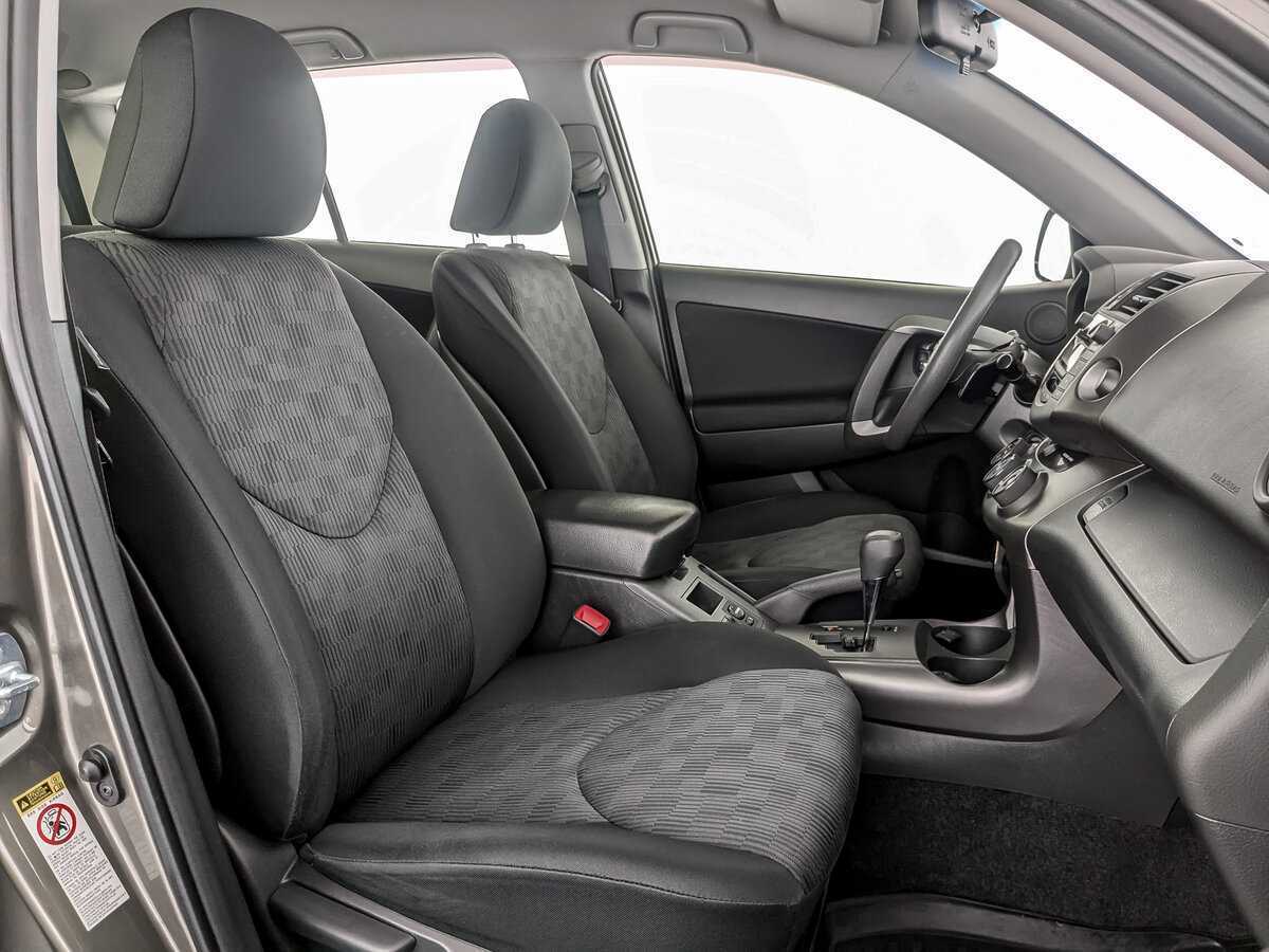 Купить Toyota RAV4 с пробегом. Фото: #22