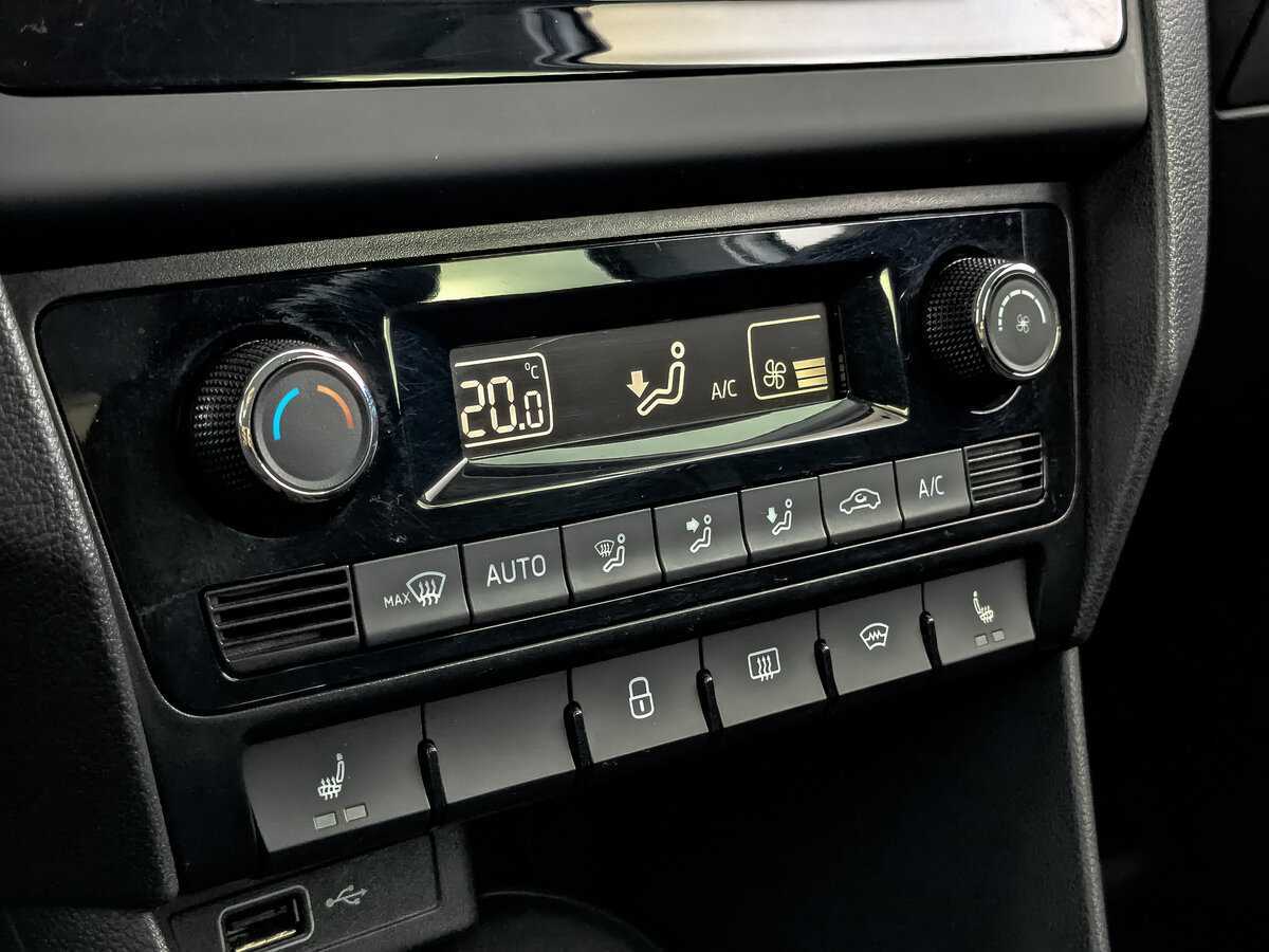 Купить Skoda Rapid с пробегом. Фото: #20