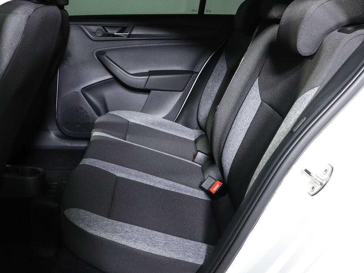 Купить Skoda Rapid с пробегом. Фото: #8