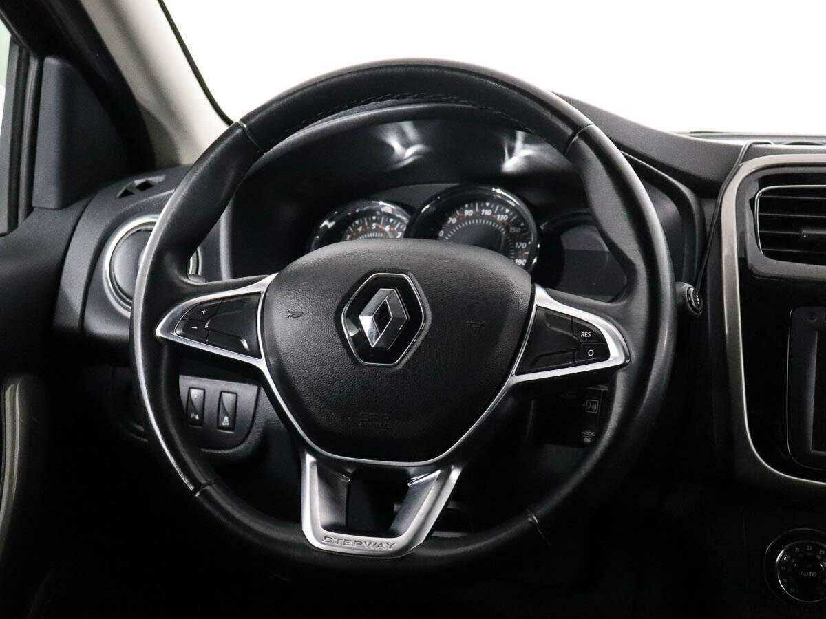Купить Renault Sandero с пробегом. Фото: #11