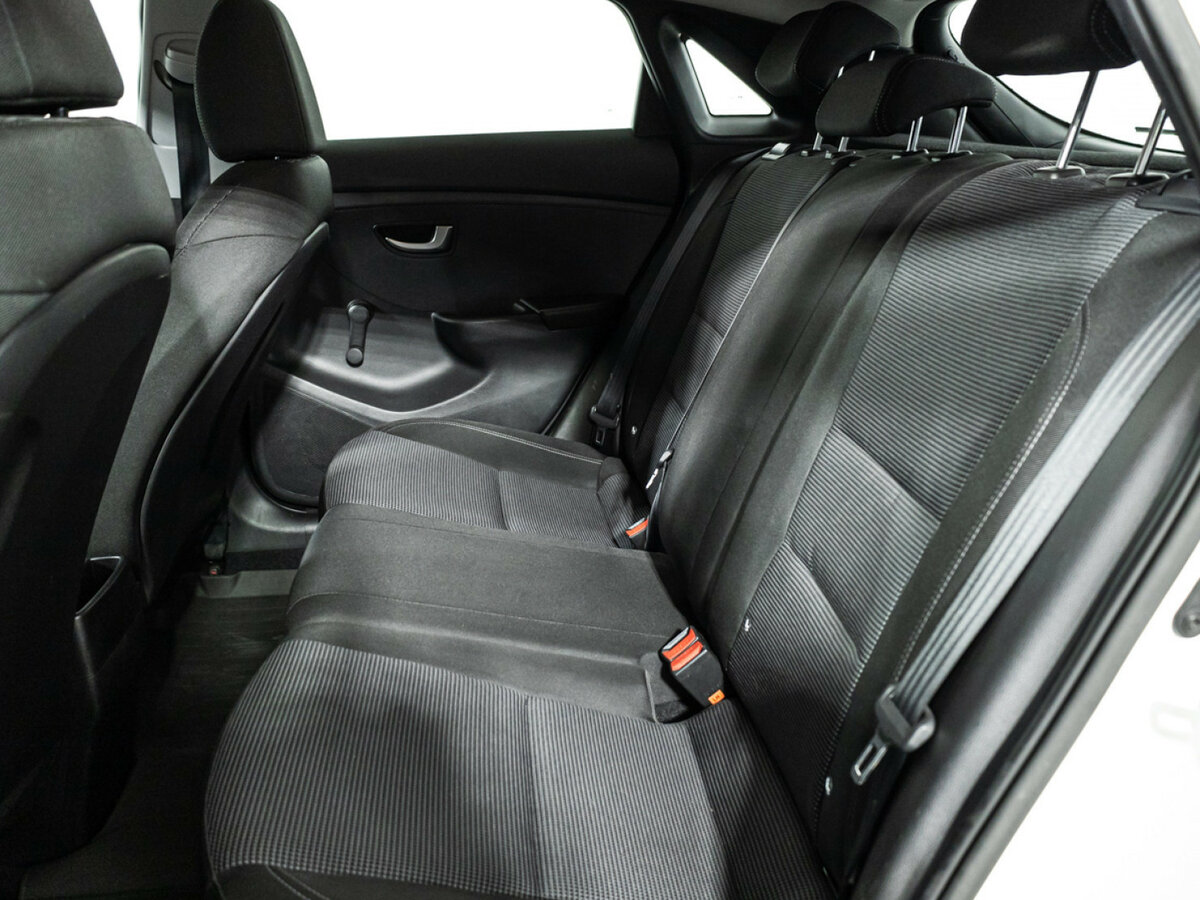 Купить Hyundai i30 с пробегом. Фото: #9