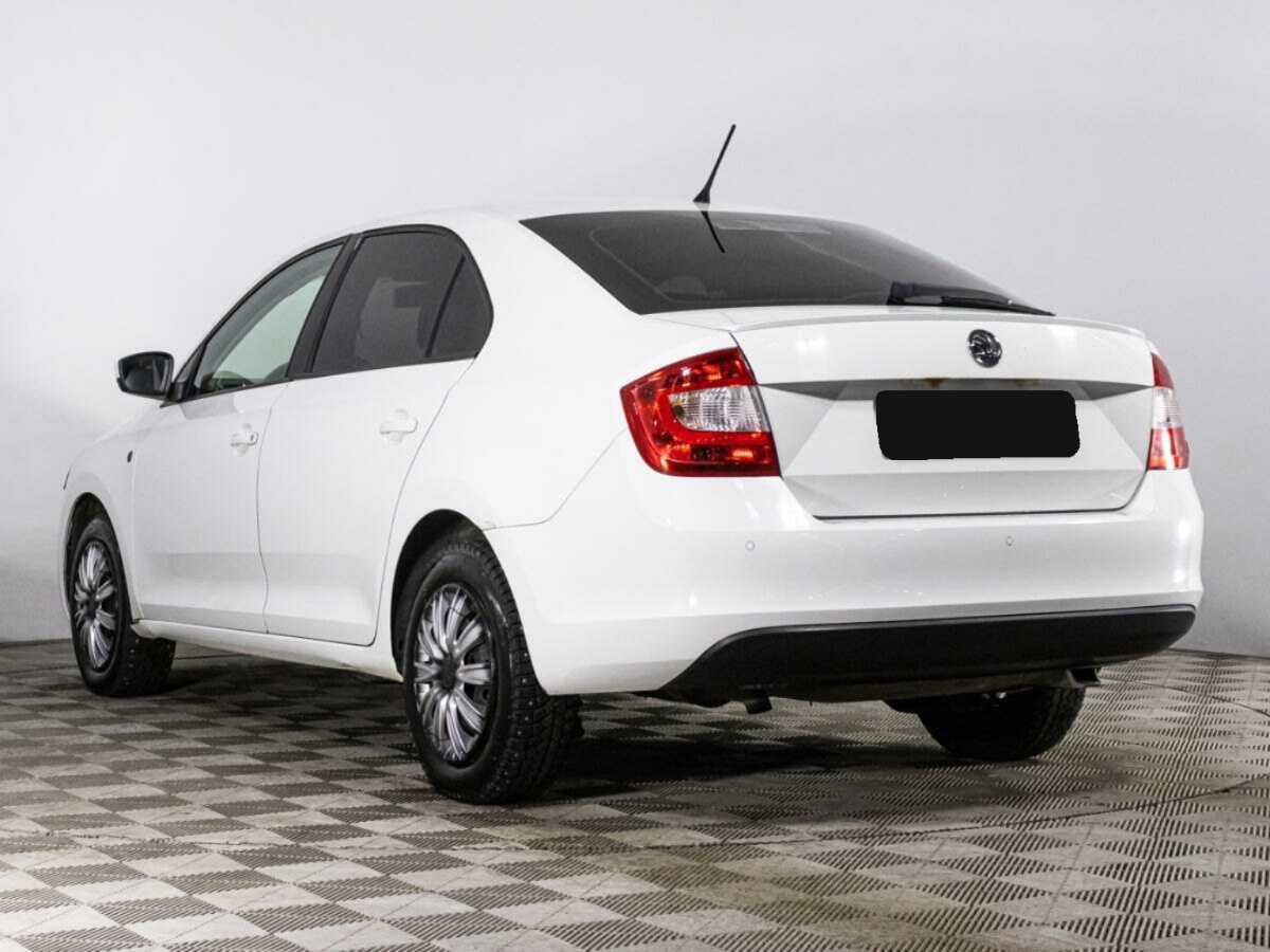 Купить Skoda Rapid с пробегом. Фото: #2