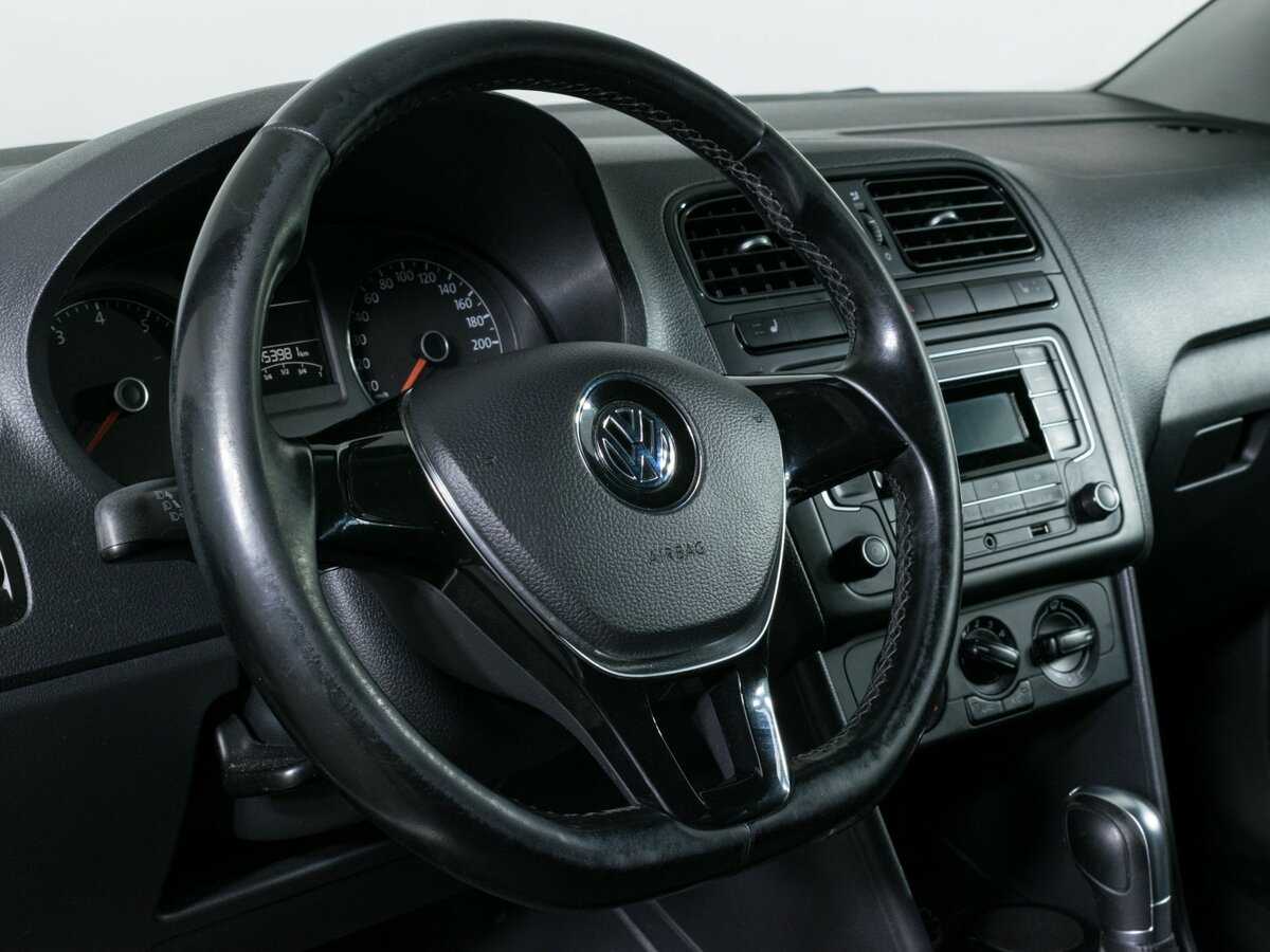 Купить Volkswagen Polo с пробегом. Фото: #11