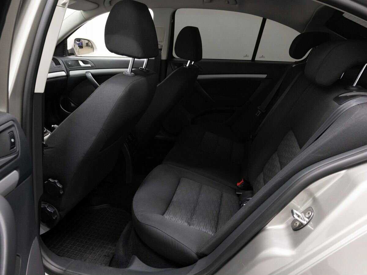 Купить Skoda Octavia с пробегом. Фото: #9