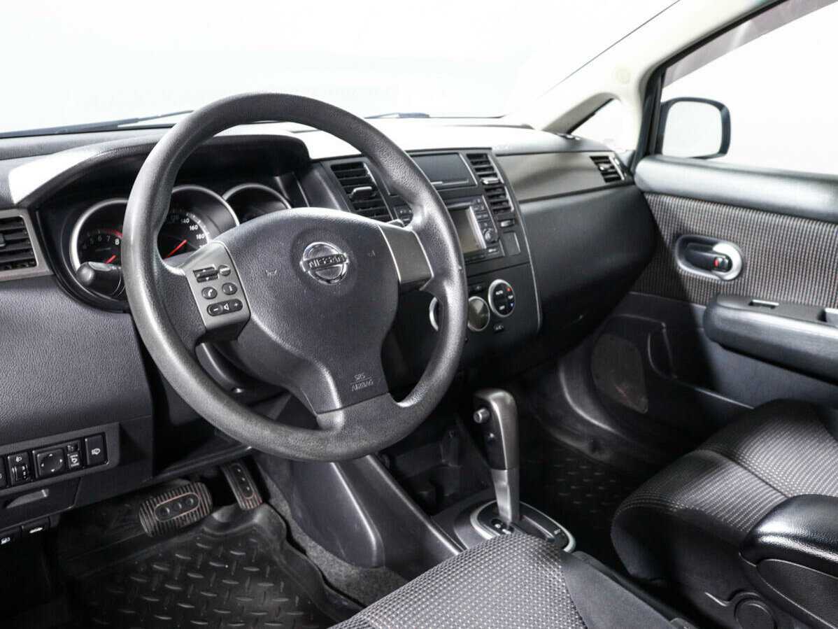 Купить Nissan Tiida с пробегом. Фото: #11