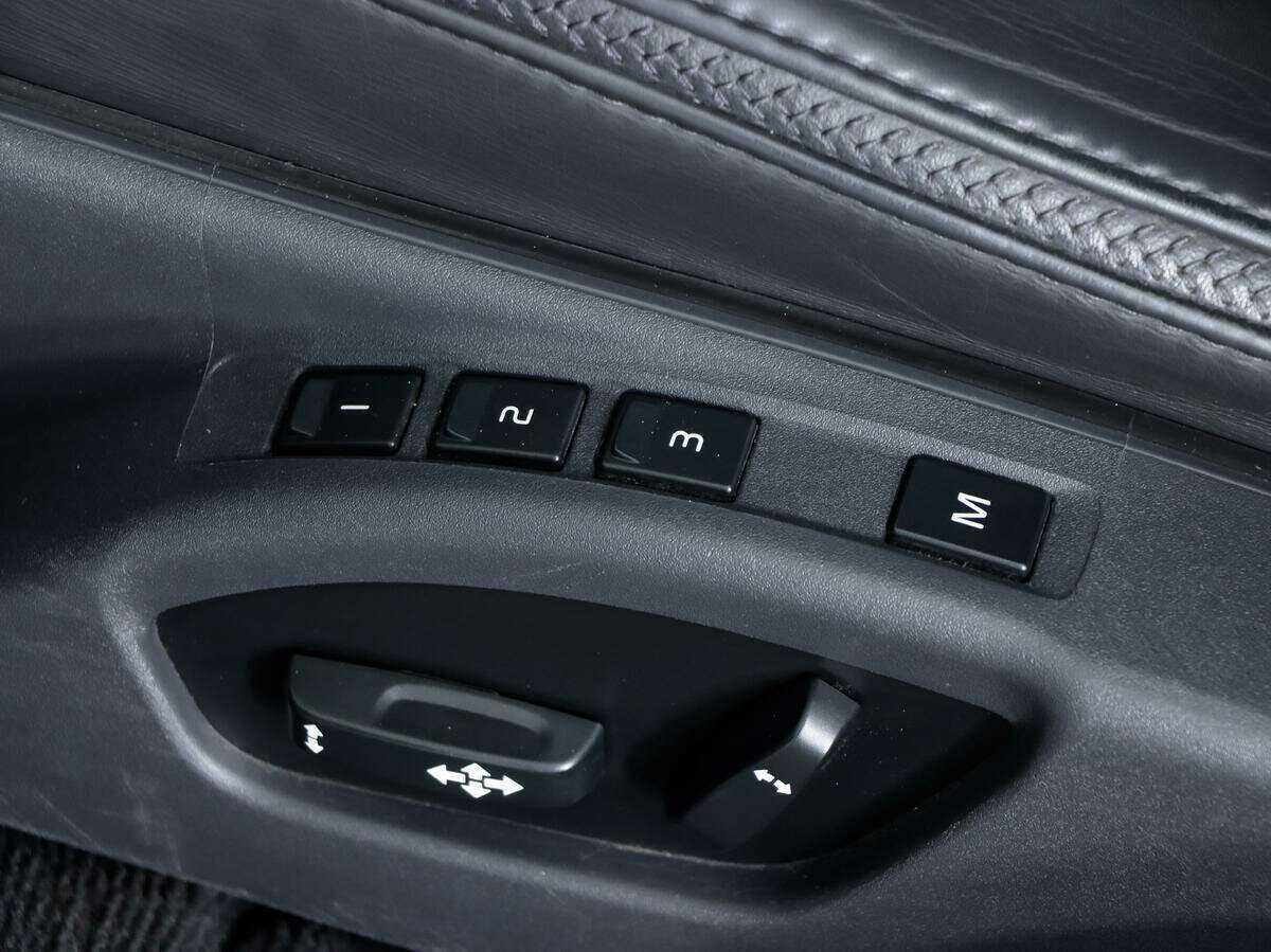 Купить Volvo XC70 с пробегом. Фото: #16