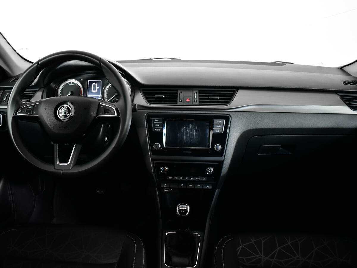 Купить Skoda Rapid с пробегом. Фото: #11