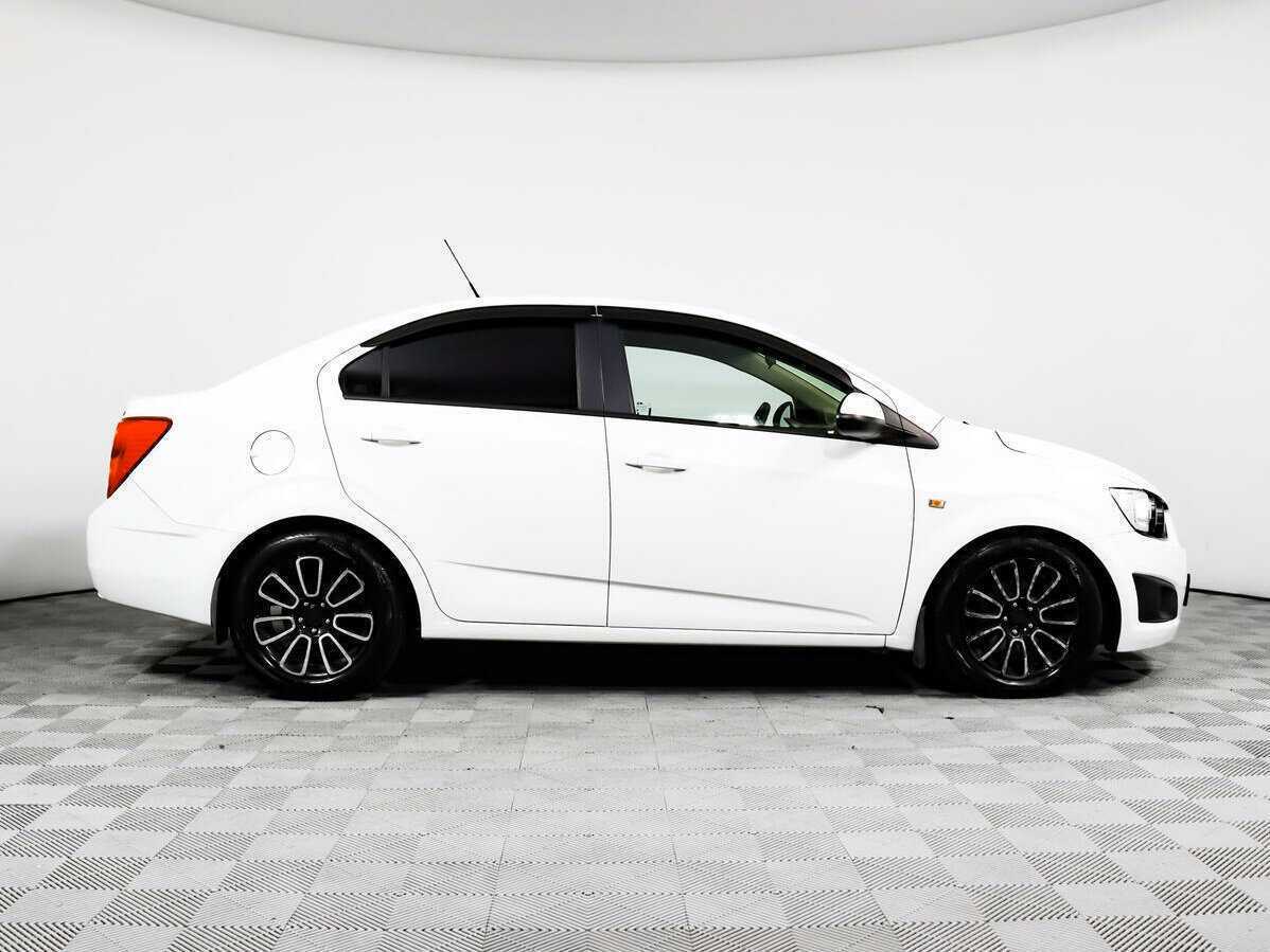 Купить Chevrolet Aveo с пробегом. Фото: #3
