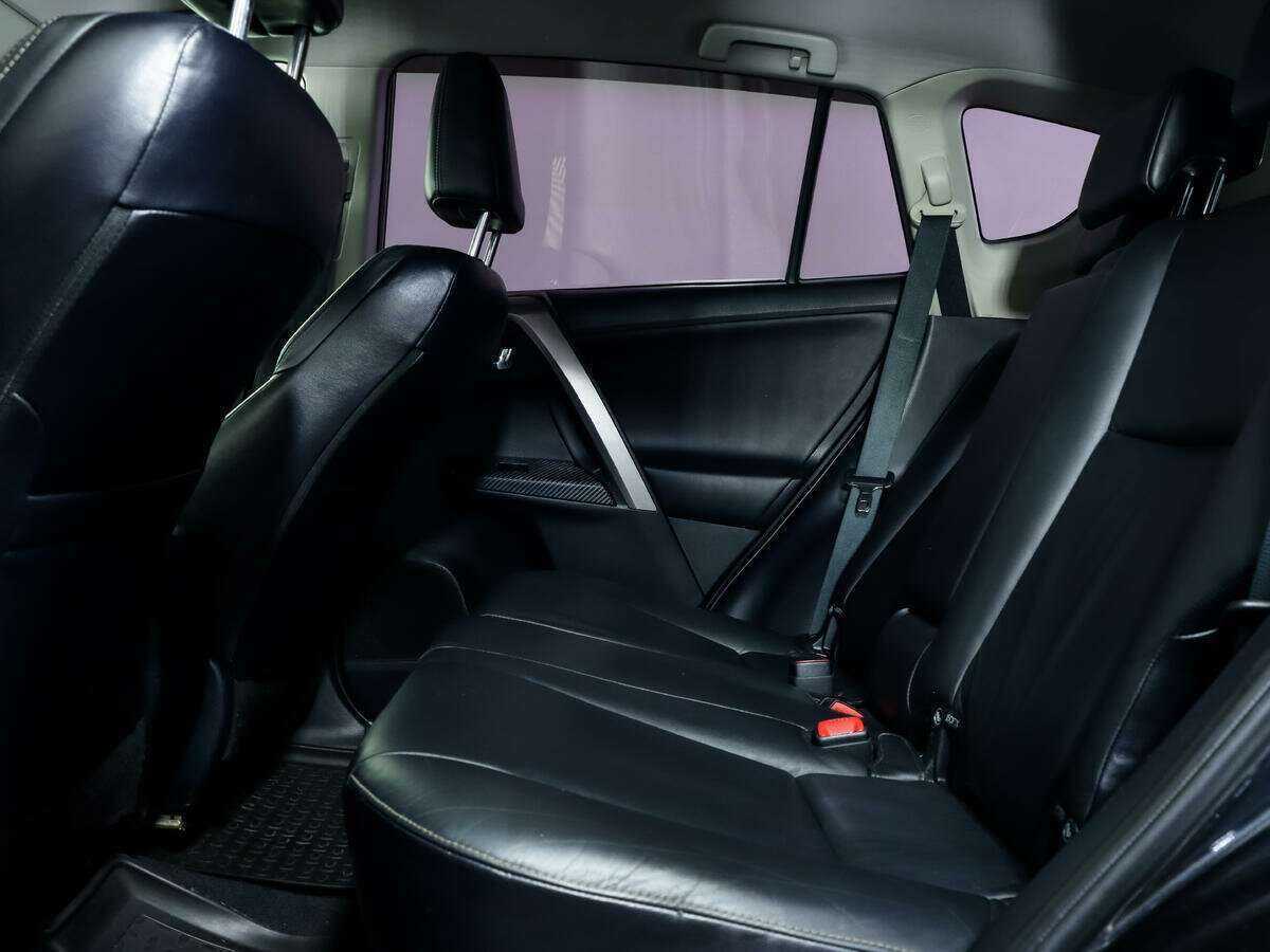 Купить Toyota RAV4 с пробегом. Фото: #10