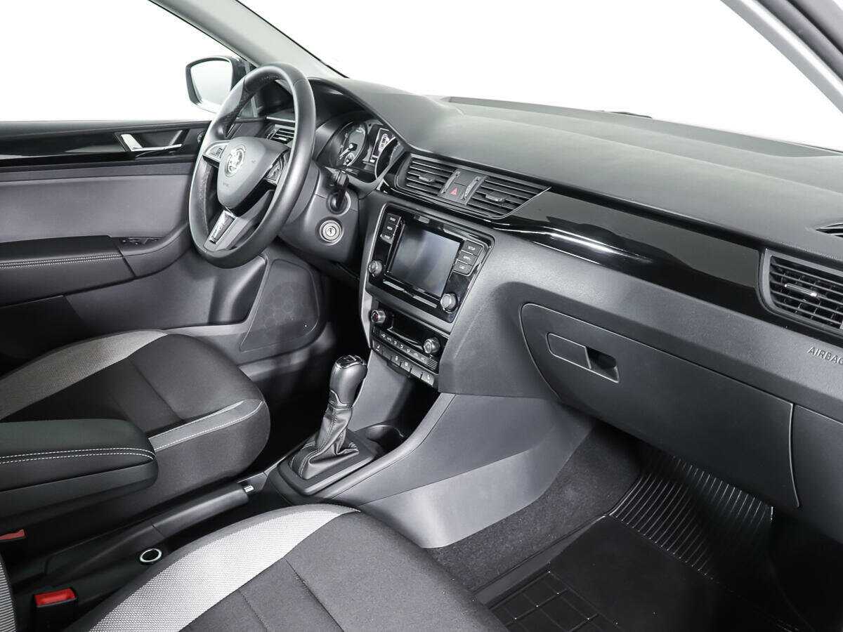 Купить Skoda Rapid с пробегом. Фото: #10