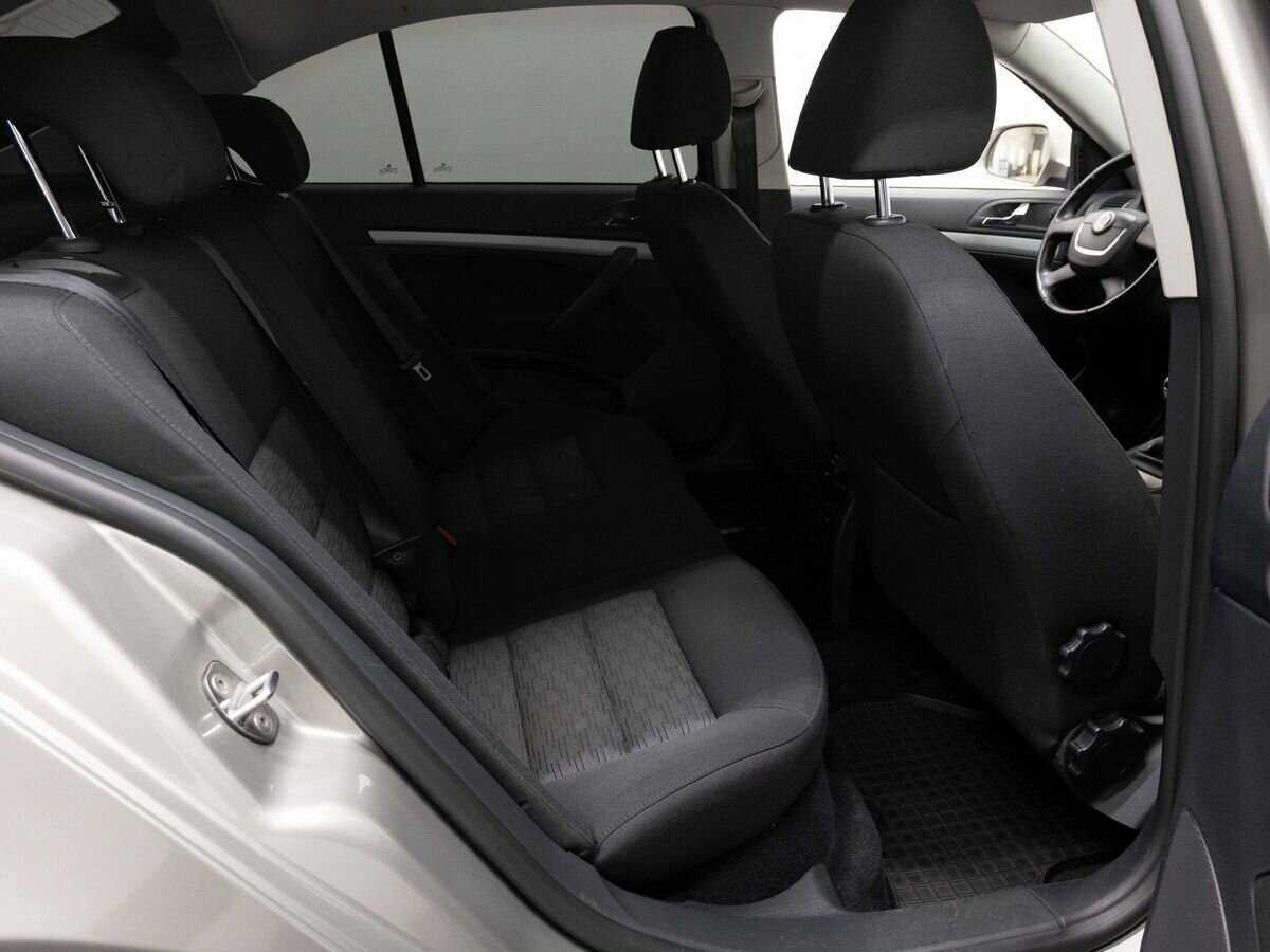 Купить Skoda Octavia с пробегом. Фото: #10