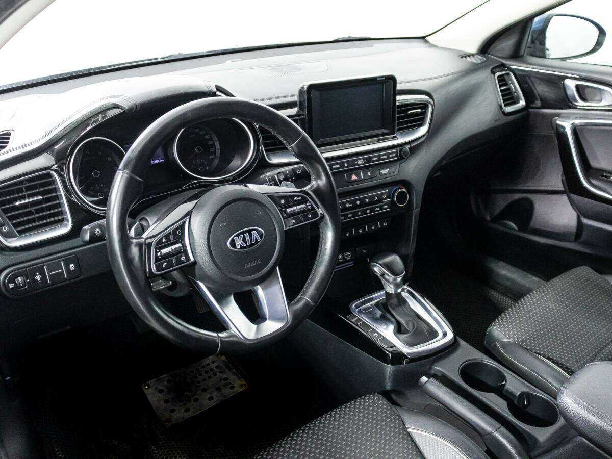 Купить Kia Ceed с пробегом. Фото: #10
