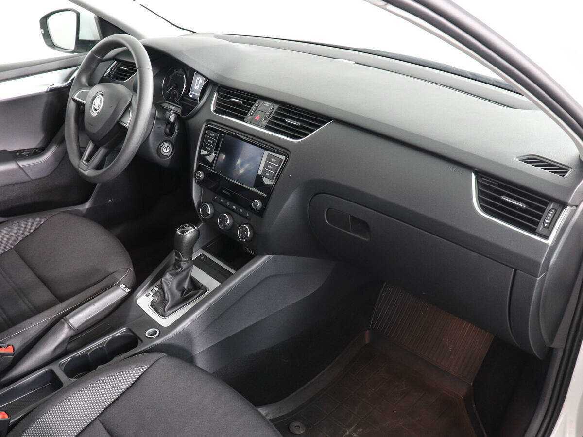 Купить Skoda Octavia с пробегом. Фото: #9