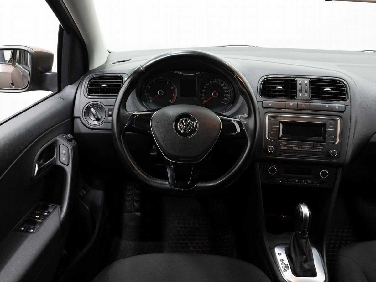 Купить Volkswagen Polo с пробегом. Фото: #14