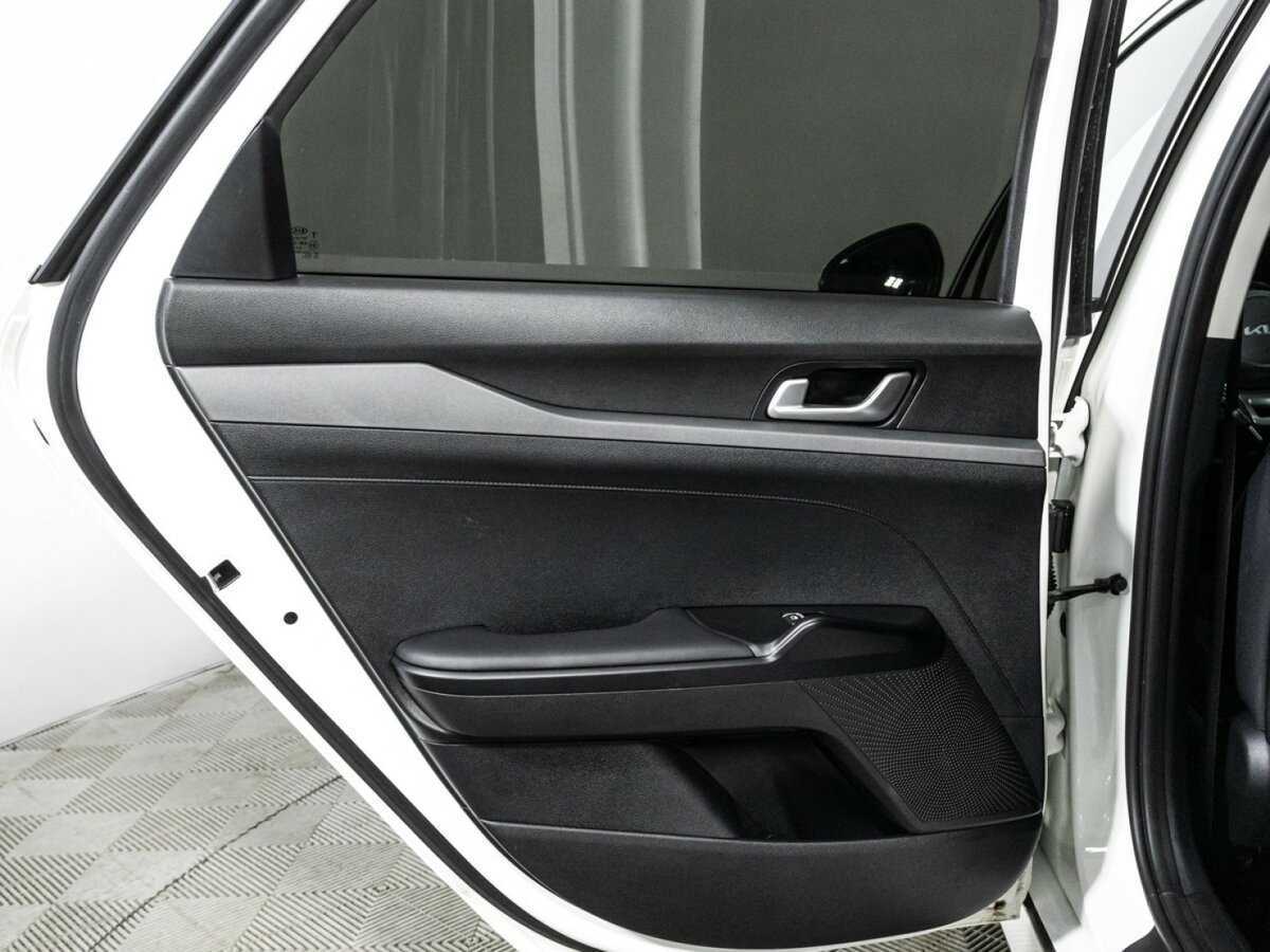 Купить Kia K5 с пробегом. Фото: #24