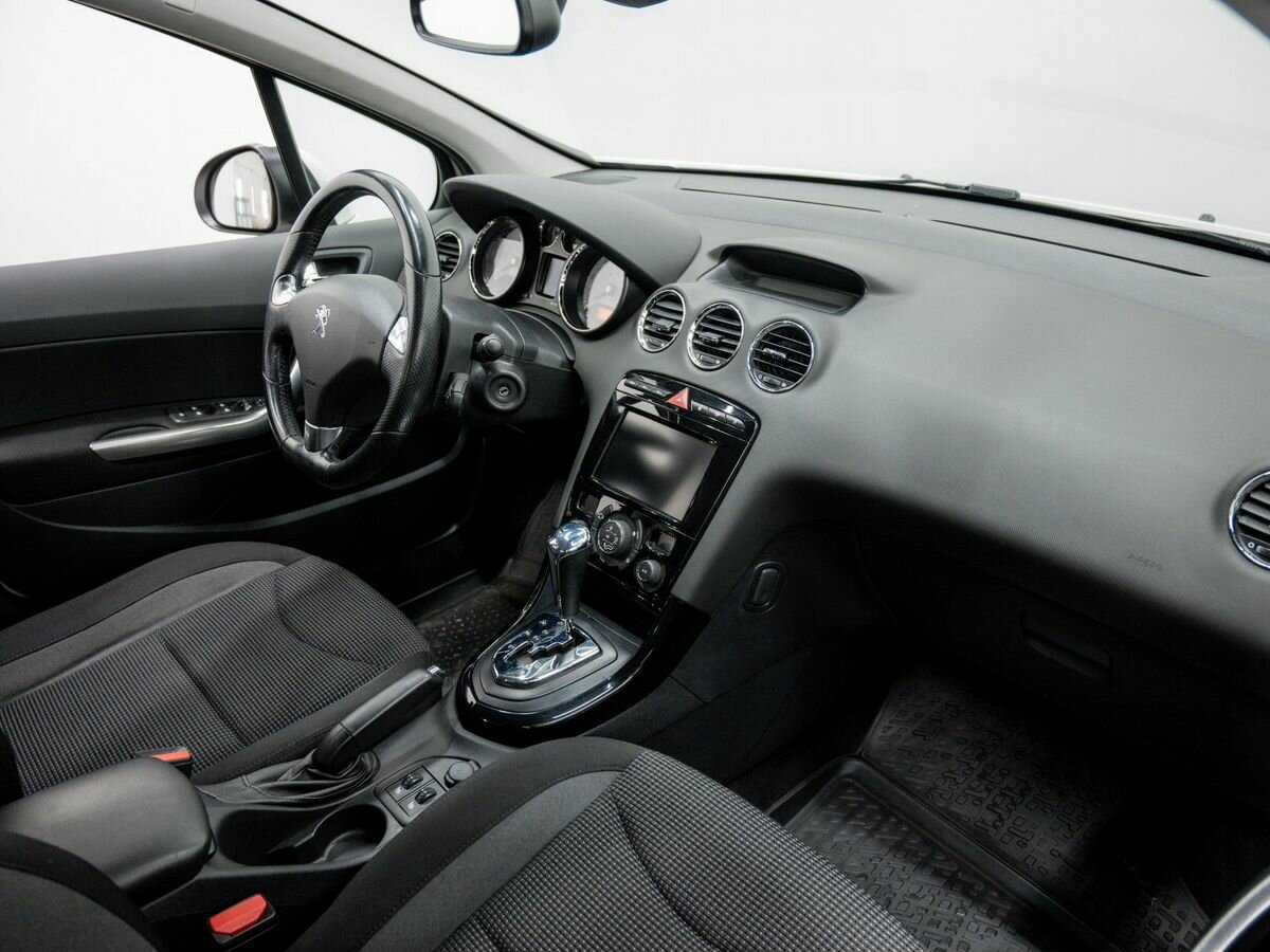 Купить Peugeot 408 с пробегом. Фото: #6
