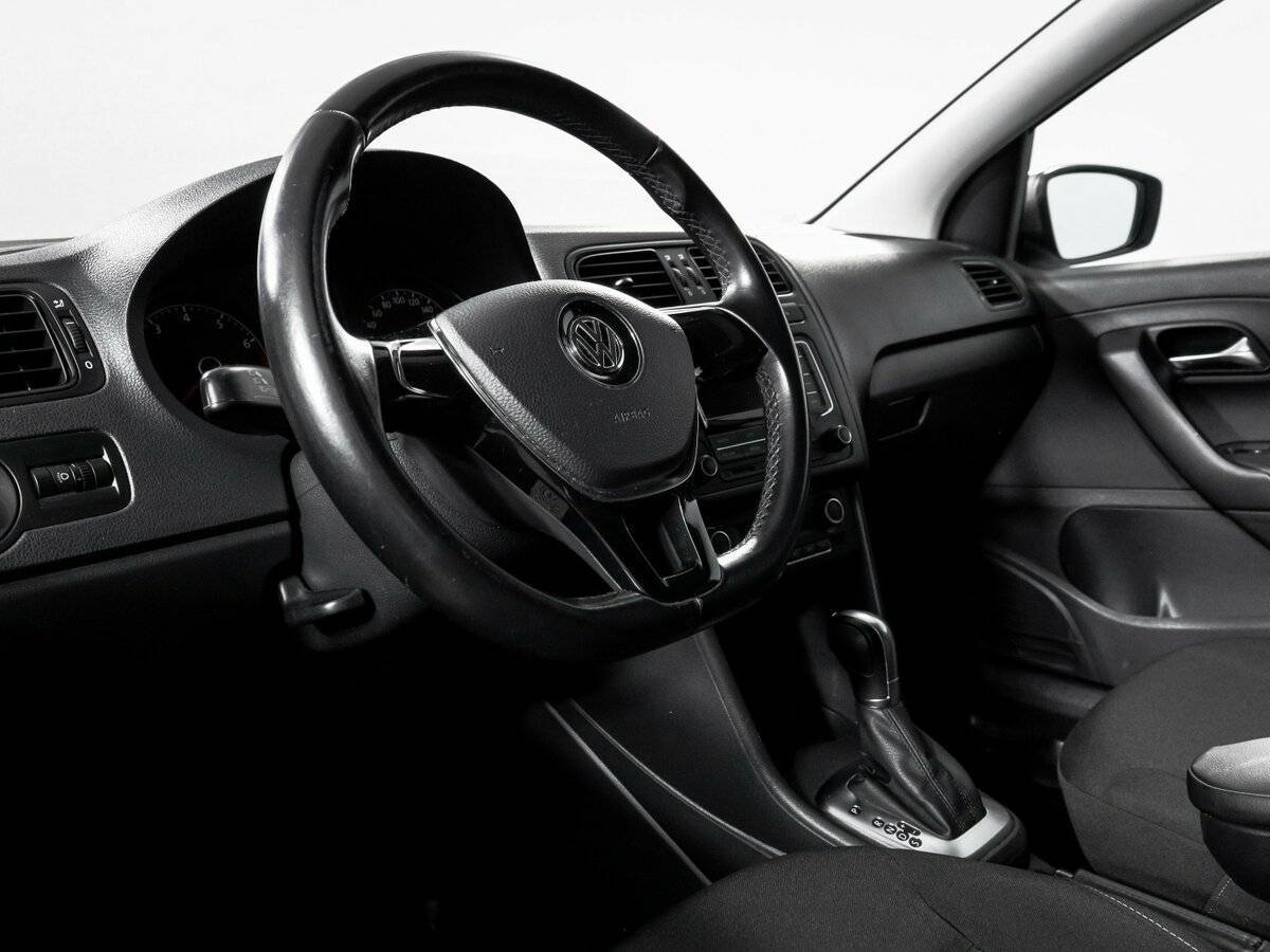 Купить Volkswagen Polo с пробегом. Фото: #13