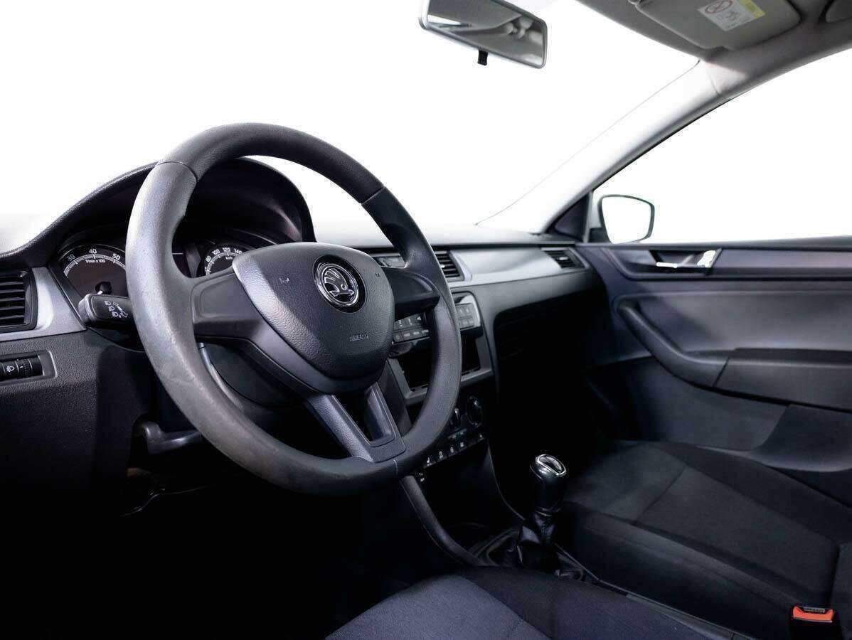 Купить Skoda Rapid с пробегом. Фото: #9