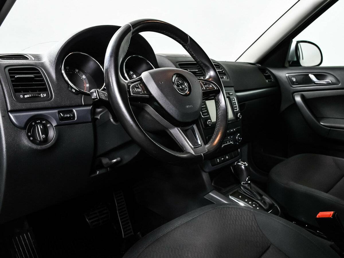 Купить Skoda Yeti с пробегом. Фото: #11
