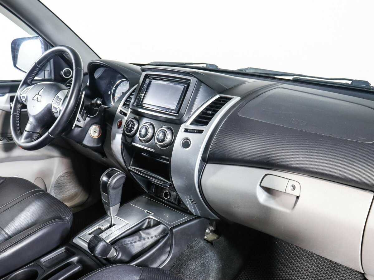 Купить Mitsubishi Pajero Sport с пробегом. Фото: #6