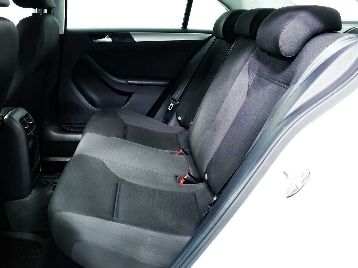 Купить Volkswagen Jetta с пробегом. Фото: #9