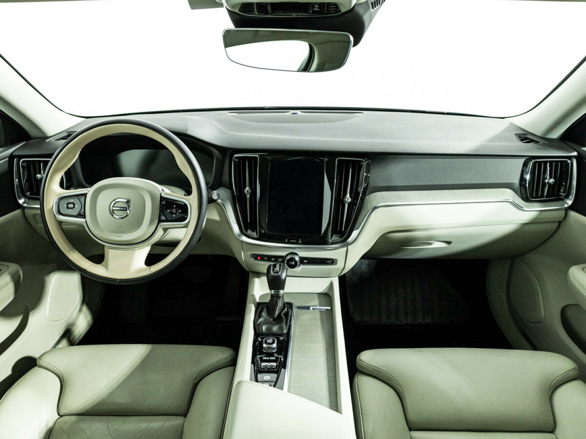 Купить Volvo V60 с пробегом. Фото: #12