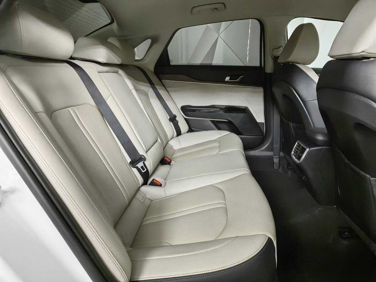 Купить Kia K5 с пробегом. Фото: #11