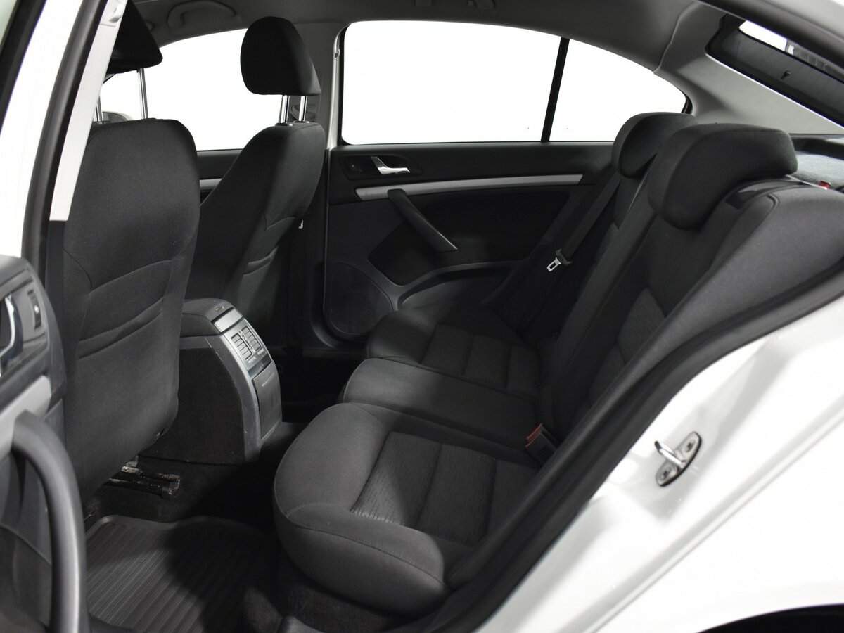 Купить Skoda Octavia с пробегом. Фото: #11