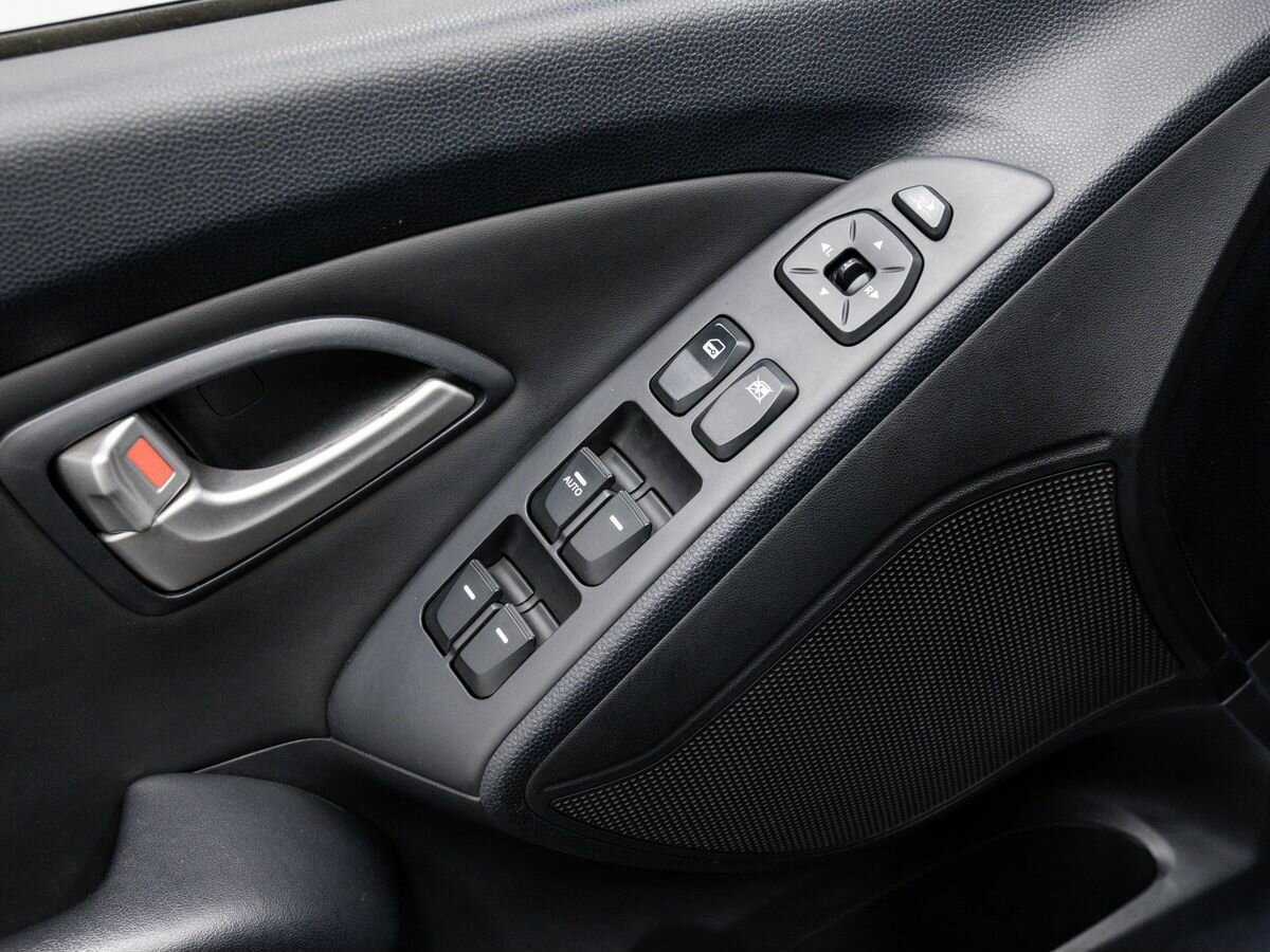 Купить Hyundai ix35 с пробегом. Фото: #13