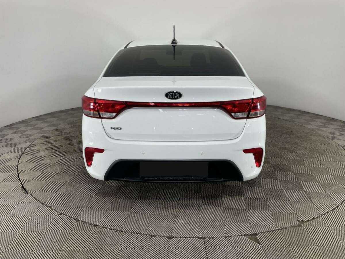 Купить Kia Rio с пробегом. Фото: #2