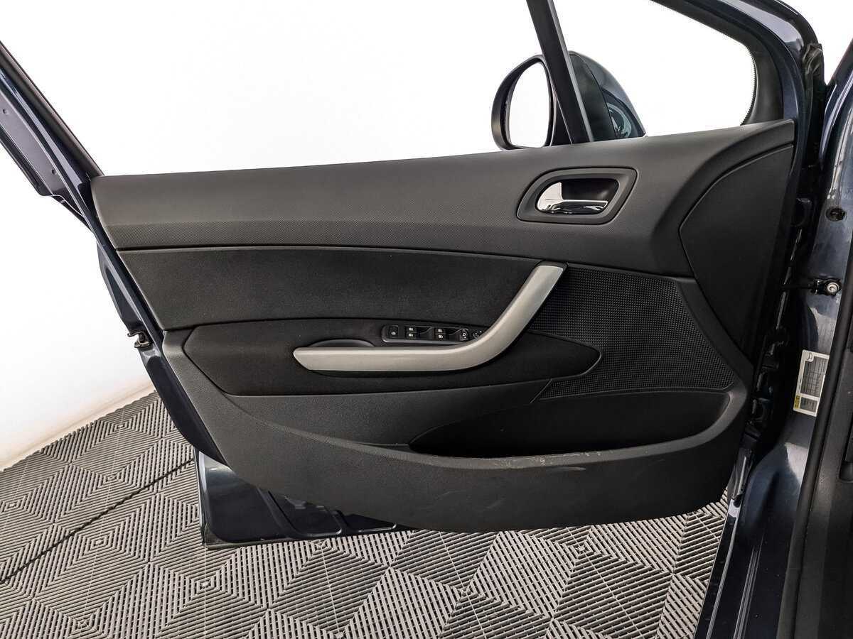 Купить Peugeot 408 с пробегом. Фото: #14