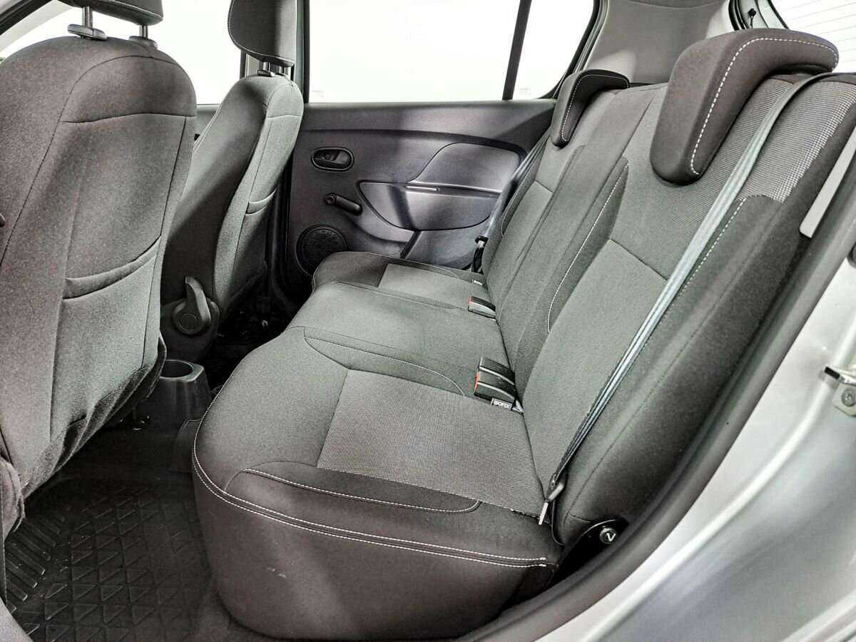 Купить Renault Sandero с пробегом. Фото: #9