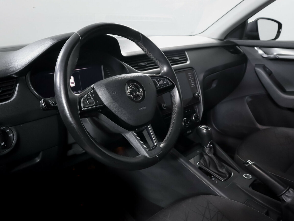Купить Skoda Octavia с пробегом. Фото: #10