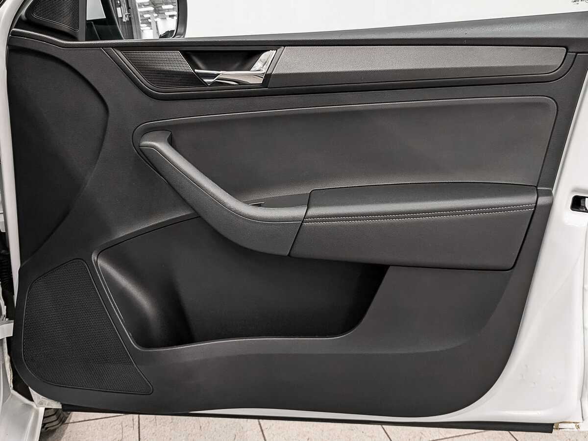 Купить Skoda Rapid с пробегом. Фото: #21