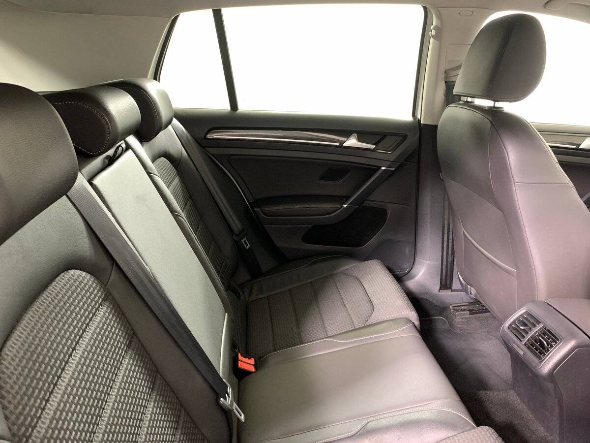 Купить Volkswagen Golf с пробегом. Фото: #16