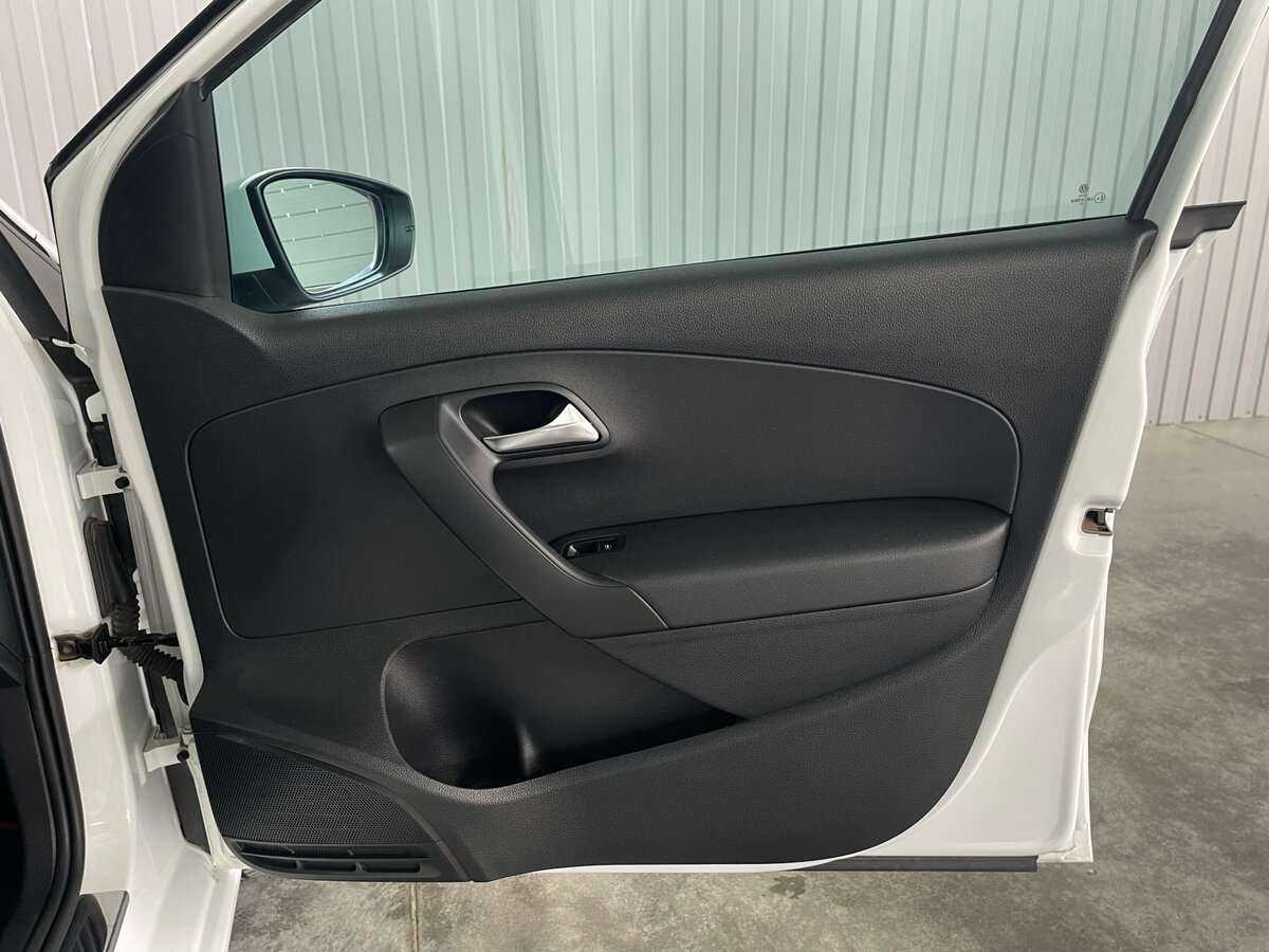 Купить Volkswagen Polo с пробегом. Фото: #15