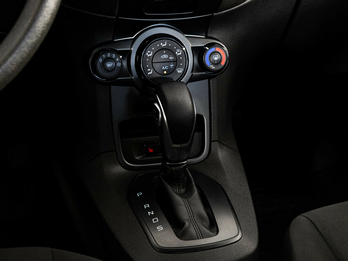 Купить Ford Fiesta с пробегом. Фото: #9