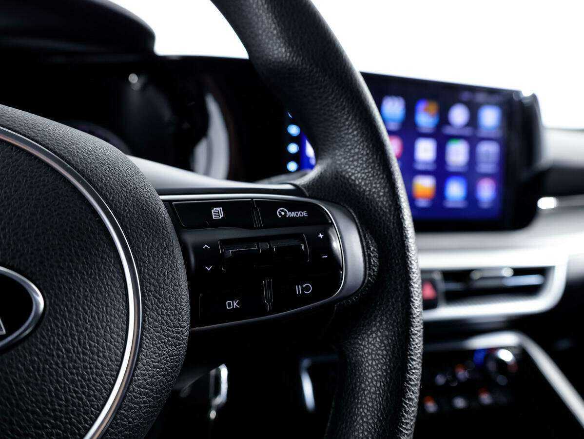 Купить Kia K5 с пробегом. Фото: #13