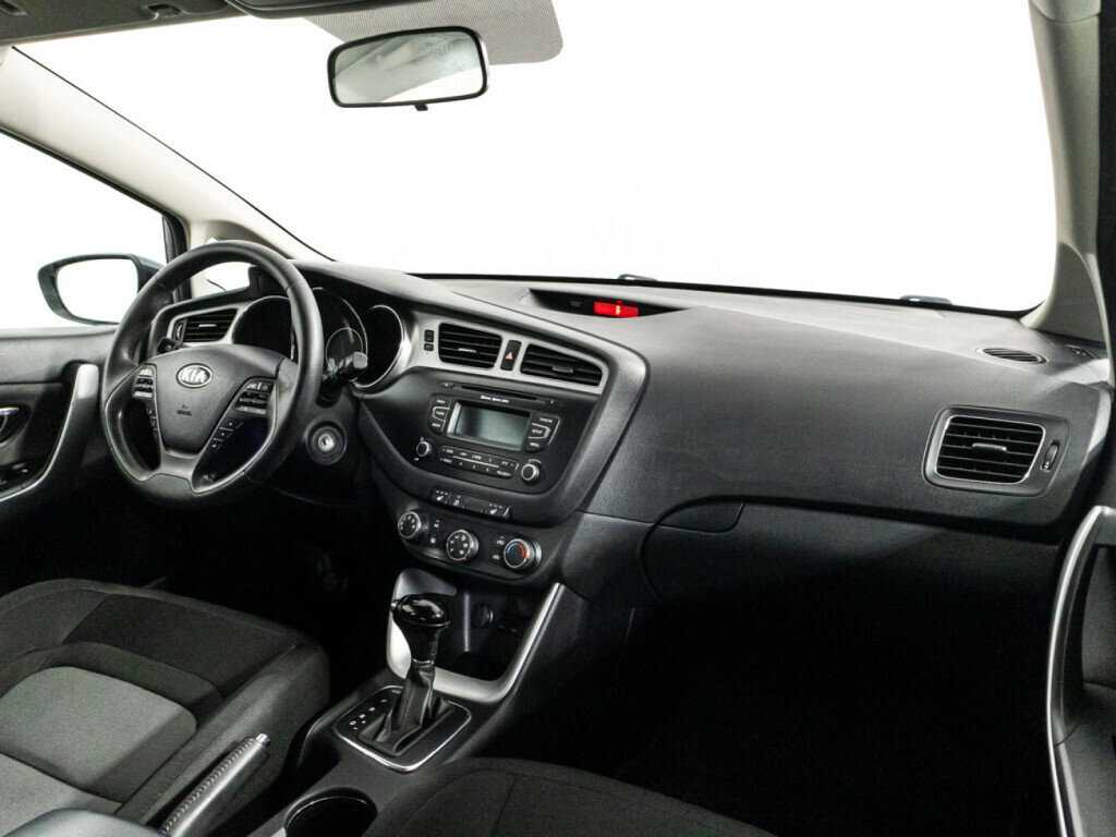 Купить Kia Ceed с пробегом. Фото: #8